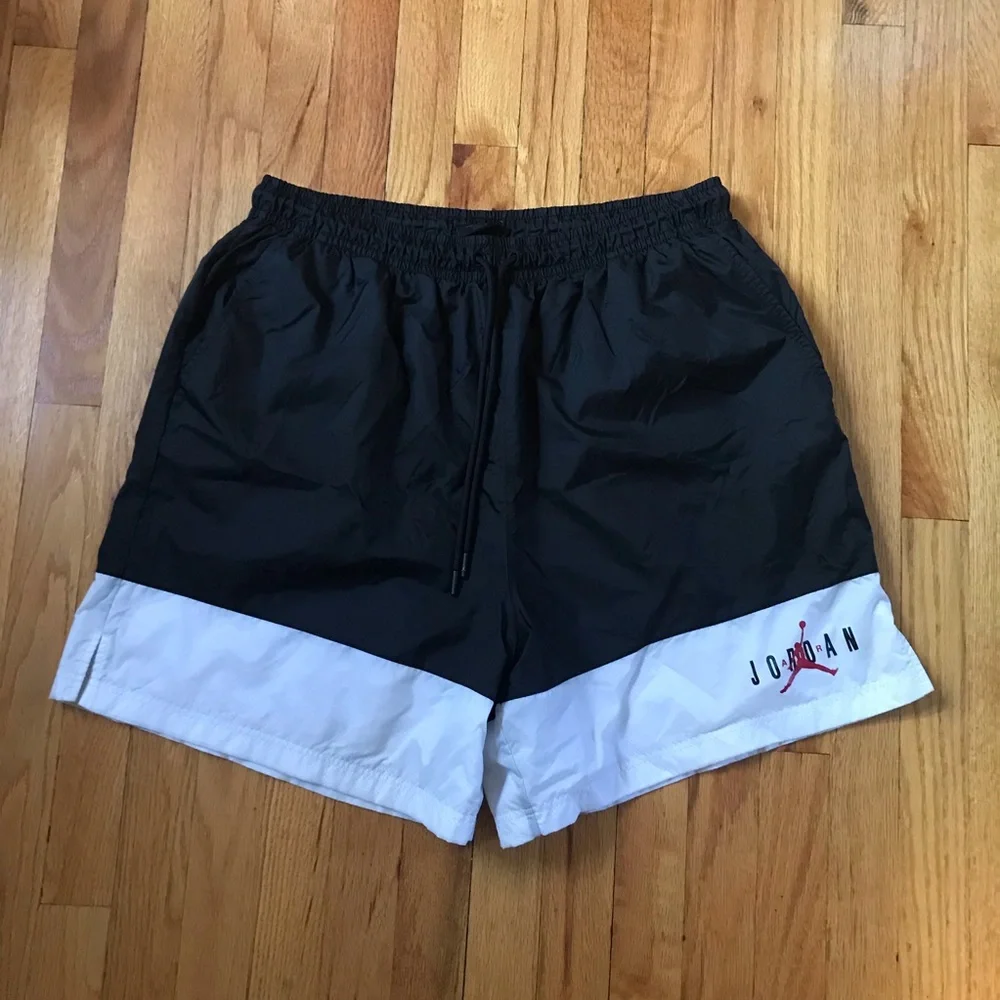 Jordan Black White Woven Shorts XXL